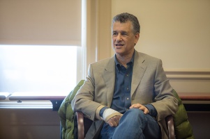 Daniel Levitin met with students during his visit to WKU on March 5..